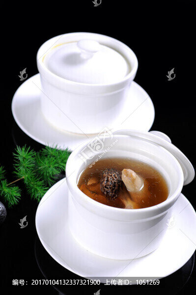 羊肚菌乳鴿盅,羊肚菌土雞盅