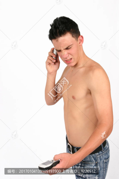 他手機上的商人