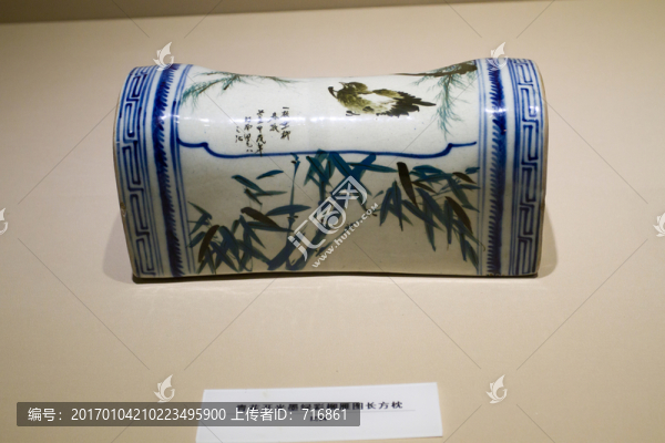 青花開(kāi)光墨綠彩柳雁圖長(zhǎng)方枕