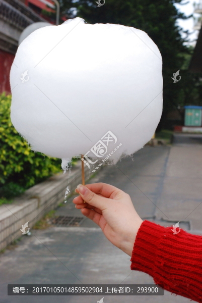 手持棉絮狀棉花糖