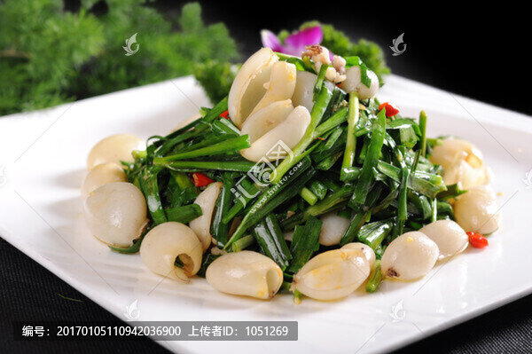 韭菜炒墨魚仔