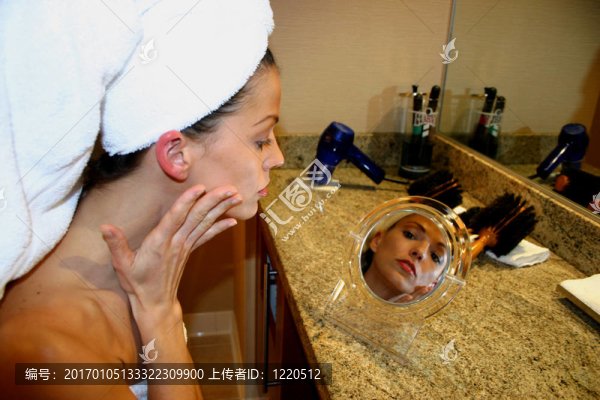 Mirror的女人