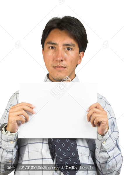 營業(yè)人拿著一張白牌