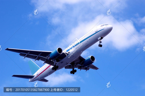 飛機(jī)經(jīng)過-匯圖網(wǎng) www.fosd68.com 飛機(jī)經(jīng)過