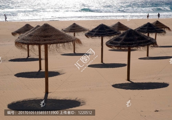 在海灘的太陽帽