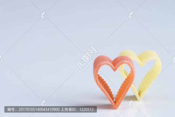 紅色黃色心形面機(jī)械和gelbe,herzf脙露rmige,nudelred黃色心形面機(jī)械和gelbe
