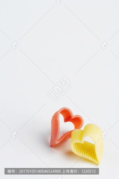 紅色黃色心形面機械和gelbe,herzf脙露rmige,nudelred黃色心形面機械和gelbe