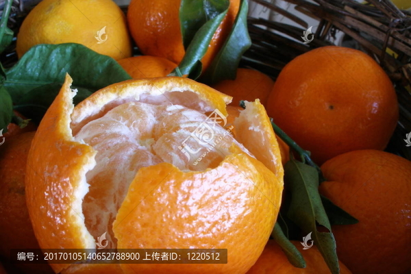 橙色