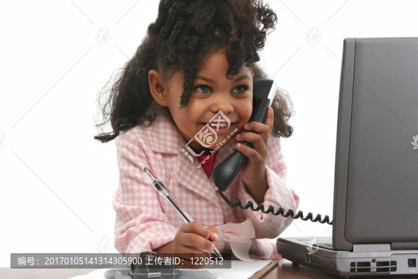 女孩的電腦