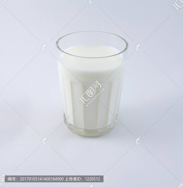 一杯牛奶