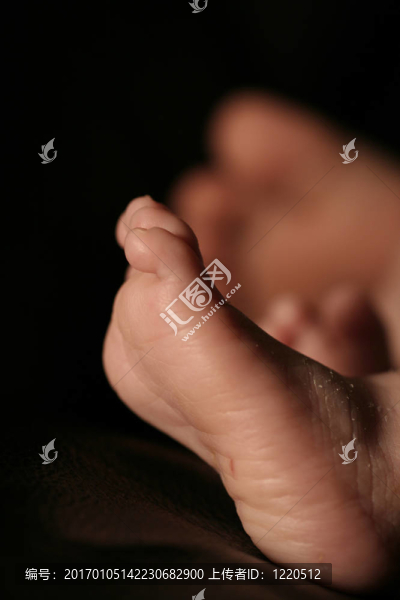新生兒的腳