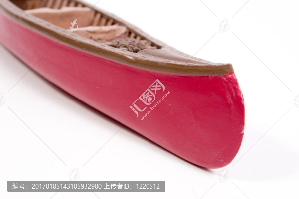 木制獨(dú)木舟