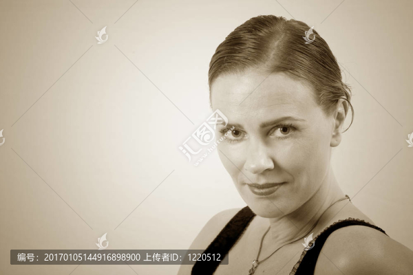 漂亮成熟的女人在烏賊