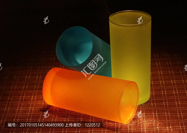玻璃杯
