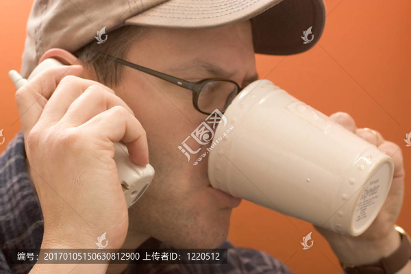 一個(gè)忙碌的人