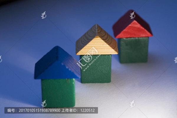 木制玩具碎片-匯圖網(wǎng) www.fosd68.com 木制玩具碎片