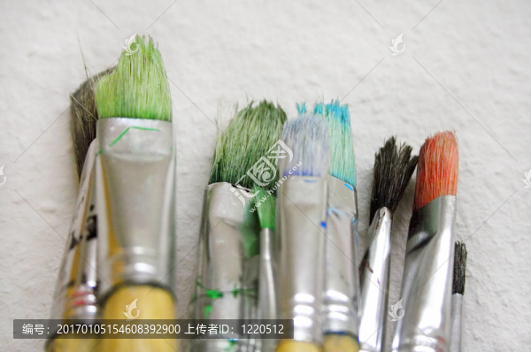 油漆刷親密