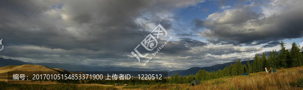 山的全景