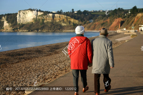 老年夫婦