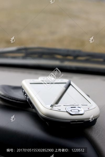 PDA在汽車甲板的手掌