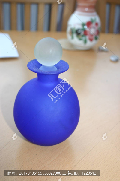 藍色的玻璃瓶