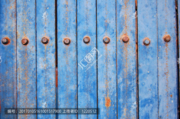 藍(lán)色的金屬柵欄