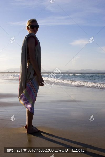 海灘上的女人2
