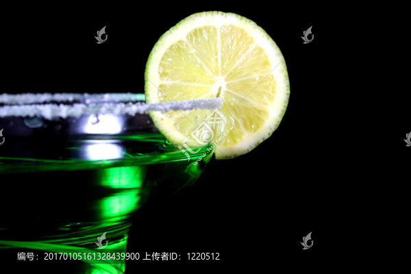 綠色的雞尾酒