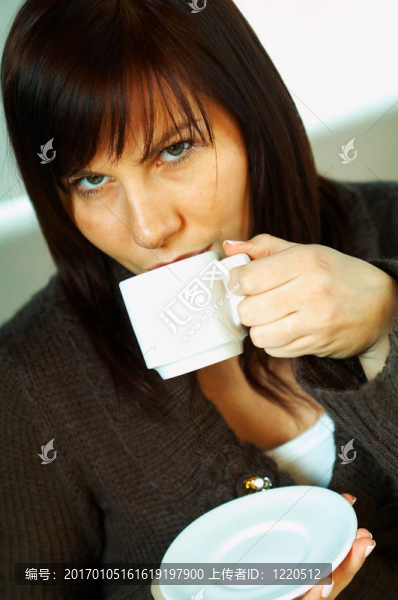 只是一杯咖啡