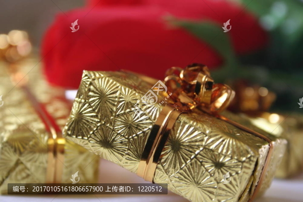 金盒