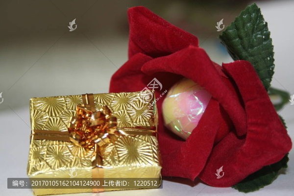 黃金和玫瑰