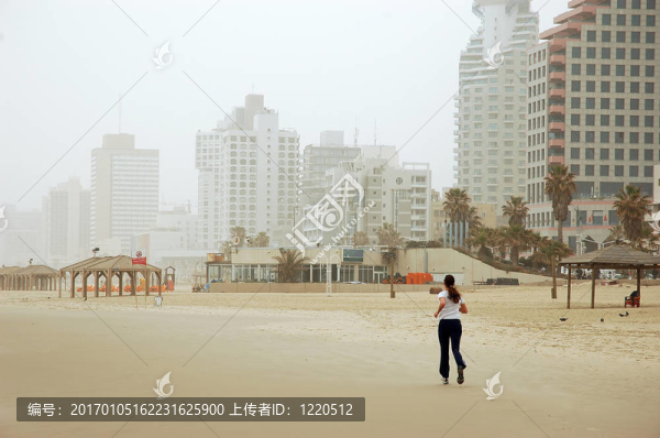 冬季海灘慢跑