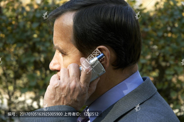 商人在電話