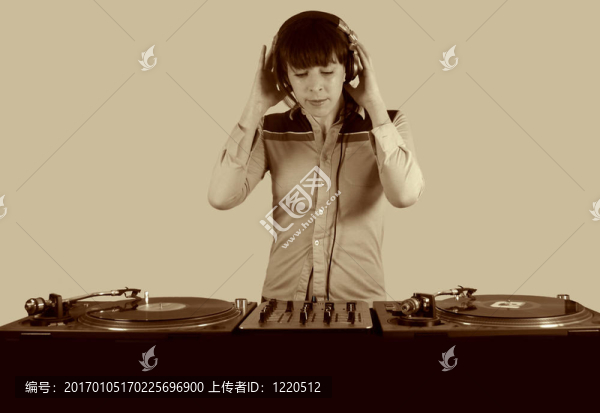 時髦的女DJ