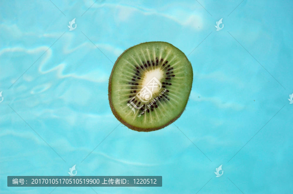 獼猴桃上的游泳池