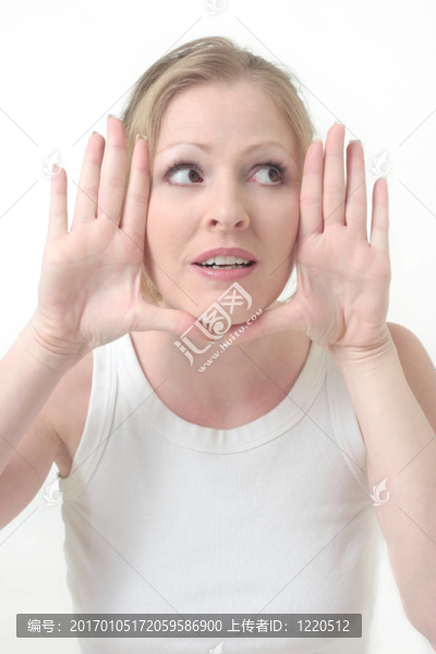女人用手看的框架臉