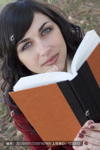 讀書(shū)的女人