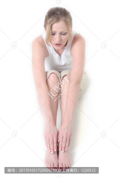 女人做瑜伽伸展