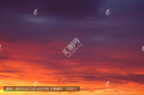 發(fā)光的天空