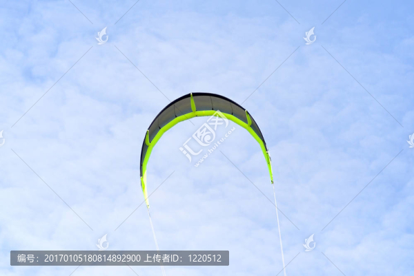 風(fēng)箏沖浪
