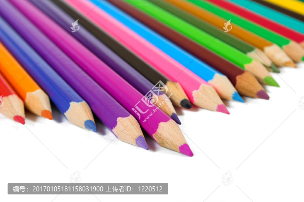 彩色鉛筆在一行