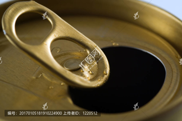 打開啤酒罐