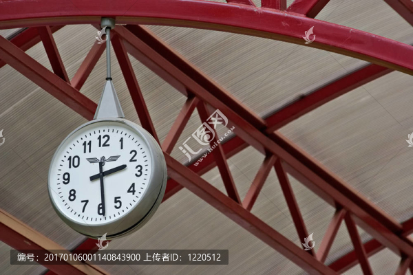 火車(chē)站的時(shí)鐘