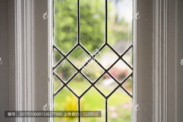 有鉛玻璃窗的照片