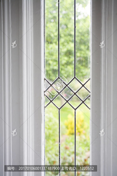 有鉛玻璃窗的照片