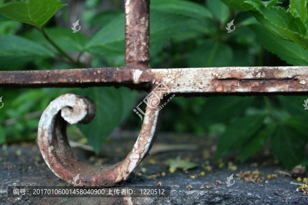 生銹的柵欄