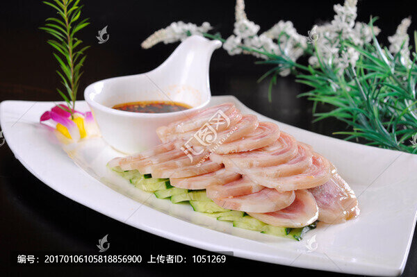 草原羊肚