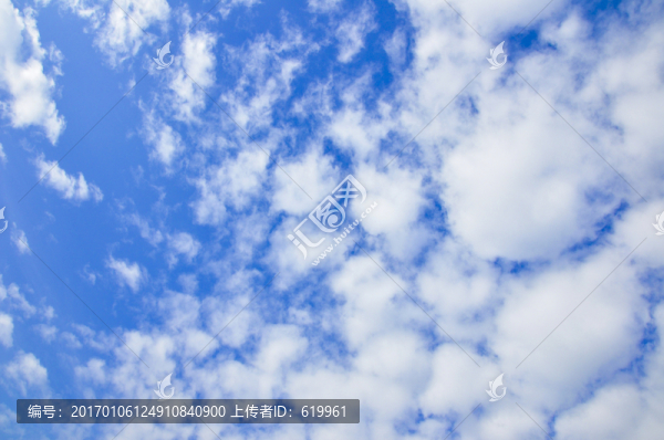 藍(lán)天白云天空背景