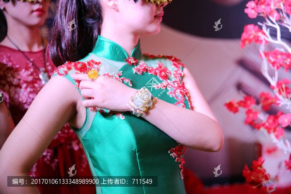 珠寶模特美女
