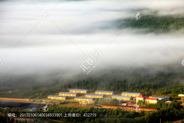 山林中的平房建筑